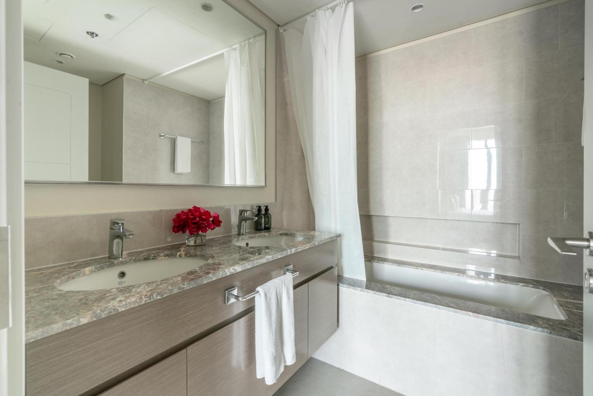 Luxury At Summerprices Downtown Dxb Apartment *